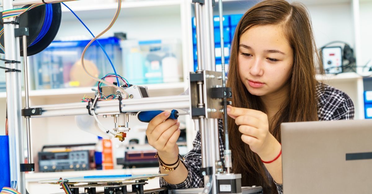 Female student participates in SheTech Summit where NiCE women serve as mentors. 