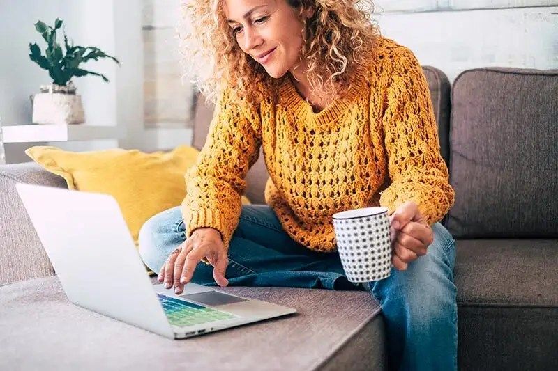 lady freelancer work from home