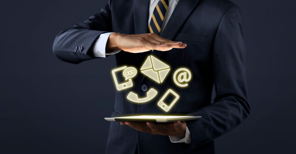 Call Center vs. Contact Center - 17 Differences You Should Know About