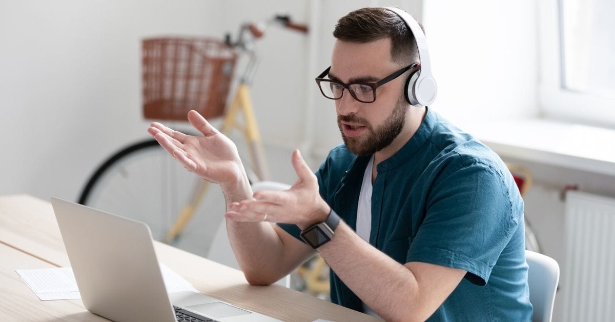 Call center agent uses CXone to work from home.