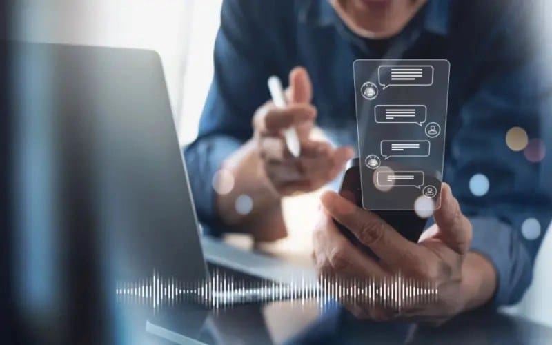 Chatbot conversation assistant on smartphone app