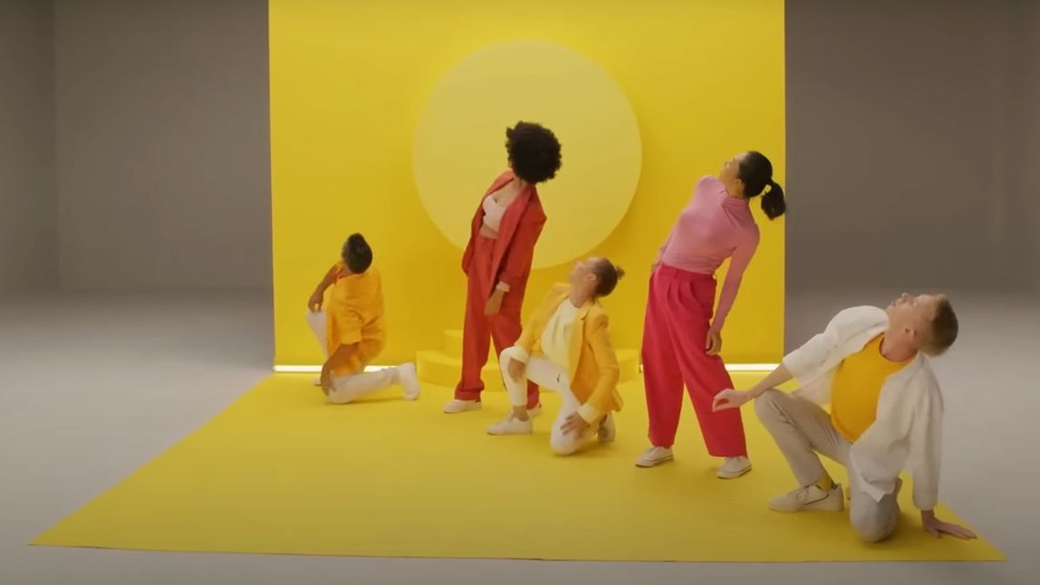 Close the sales gap between top and bottom performers.